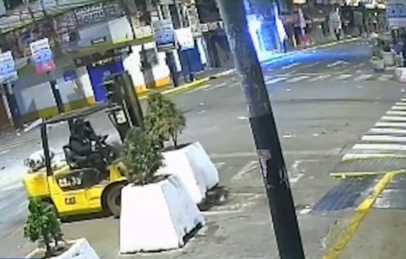 Mafias de parqueo roban maceteros y amenazan de muerte a dirigentes en Gamarra