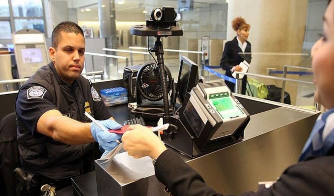 EEUU busca ampliar prohibición de viajes a más de 30 países por “motivos de seguridad nacional”