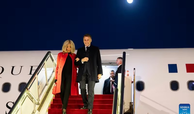 Presidente francés llega a Chengdu para continuar su visita a China