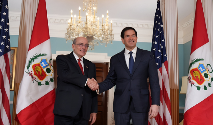 Canciller De Zela se reúne con secretario de Estado de EE.UU. para fortalecer lucha contra crimen organizado