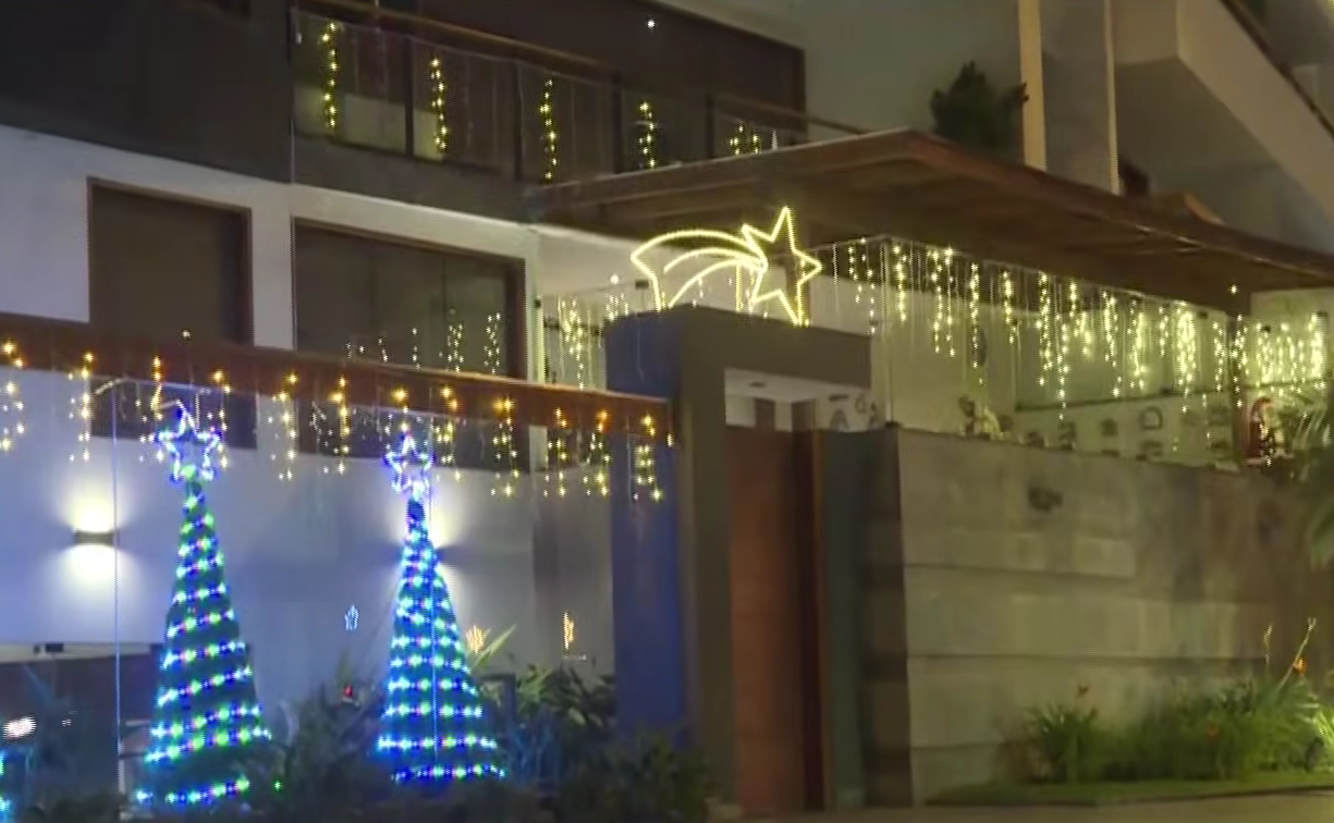 Surco: familias disfrutan de decoraciones navideñas en calle Monte Umbroso