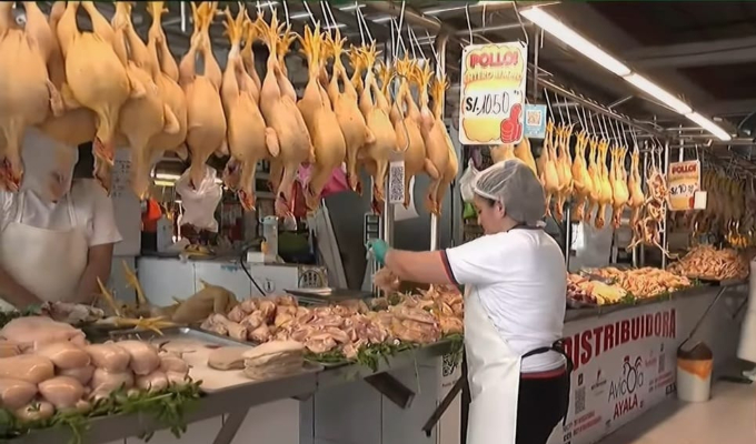 Mercado Unicachi: sube a S/10.50 el kilo de pollo a dos semanas de la Navidad