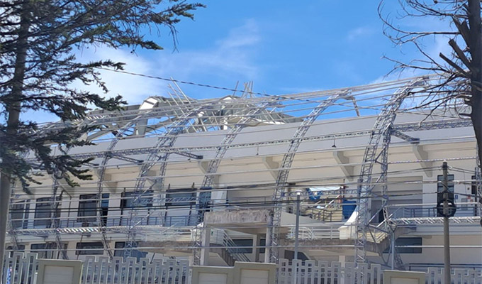 Colapsa techo de un coliseo en Puno: al menos cuatro personas resultaron heridas de consideración