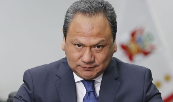 Mariano González renuncia a Salvemos al Perú tras perder por lanzamiento de moneda al aire