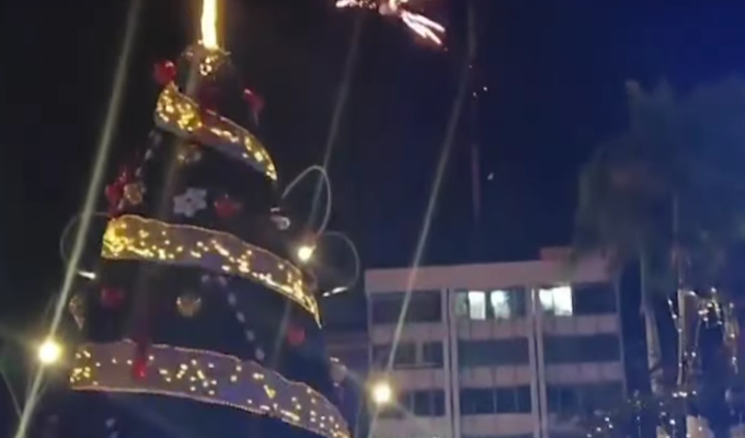 Chiclayanos tras inauguración de árbol de Navidad remodelado: “Está mil veces mejor que el anterior”