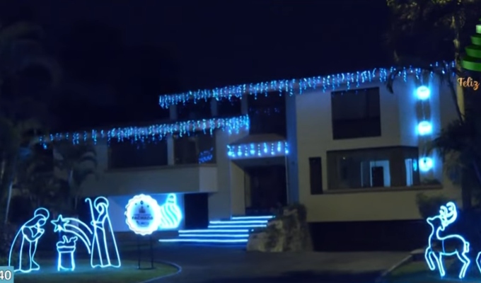 Surco premia a la mejor fachada navideña en la calle Monte Umbroso