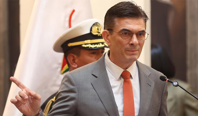 Bolivia: presidente Rodrigo Paz retira subvención a los combustibles buscando estabilizar la economía