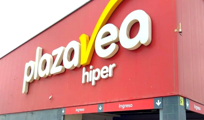 Indecopi multa a Plaza Vea por no verificar identidad de cliente en pagos con tarjeta