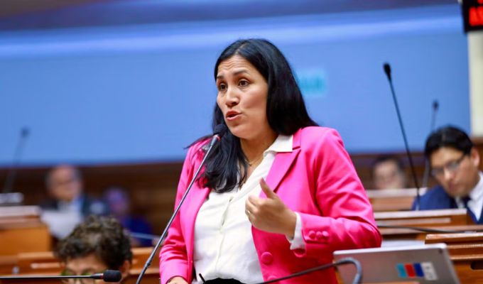 Flor Pablo descarta ir por la reelección: "Seguiré en la política junto a la ciudadanía"