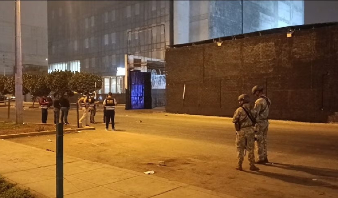 Atentando en SJM: lanzan explosivo en campo deportivo y dejan al menos 4 heridos