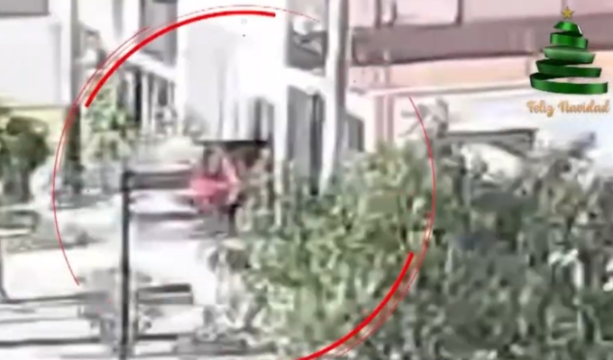 Auto se estrella contra vivienda tras perder el control por exceso de velocidad: ocupantes resultaron heridos