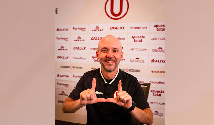 Javier Rabanal durante su presentación: “Antes de mirar la vereda de enfrente, hay que mirarse a uno mismo”