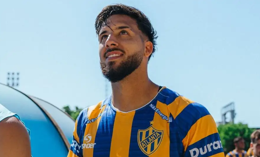 ¡El campeón se refuerza! Universitario llegó a un acuerdo con el argentino Caín Fara