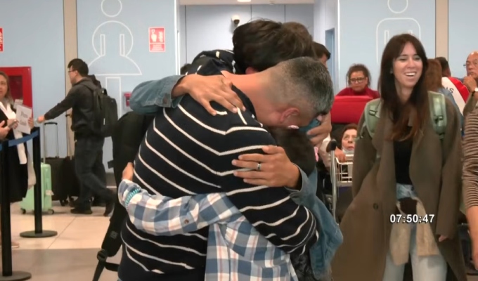 Aeropuerto Jorge Chávez: reencuentros y sorpresas marcan la llegada de viajeros por Navidad