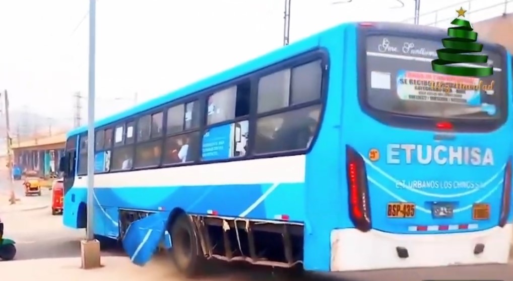 Villa El Salvador: bus de “Los Chinos” choca con pasajeros a bordo