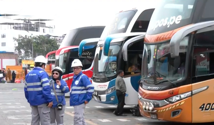 Sutrán refuerza controles por Navidad en el terminal de Yerbateros