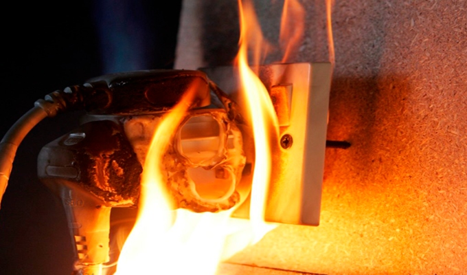 Navidad bajo alerta: más de 4 mil incendios por cortocircuitos se registran en diciembre