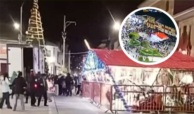 Huancavelica: vehículo provoca caída de nacimiento navideño en plena Plaza de Armas