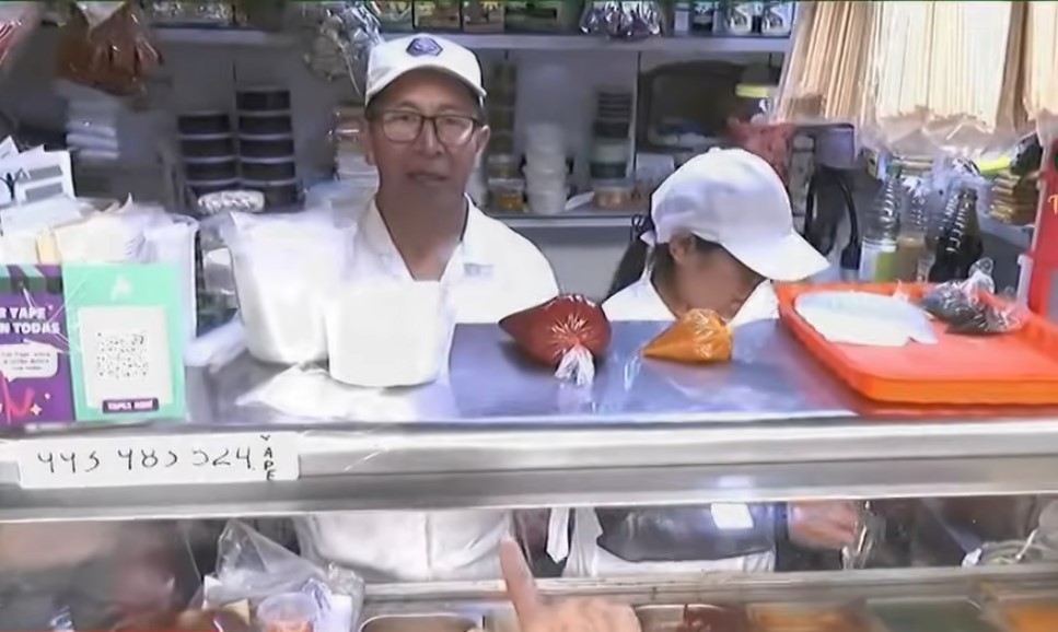 Cena navideña: Mercado Central se llena de compradores en busca del mejor aderezo para el pavo