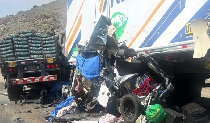 ¡Tragedia previo a la Navidad! Familia muere en quintuple choque en Casma