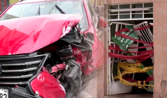 Surquillo: taxista muere por presunto ataque cardiaco y choca contra peluquería