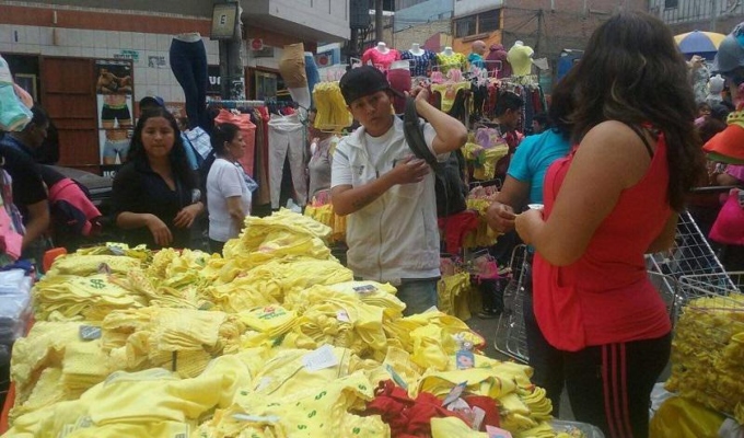 Año Nuevo 2026: venta de ropa interior amarilla se dispara en Gamarra