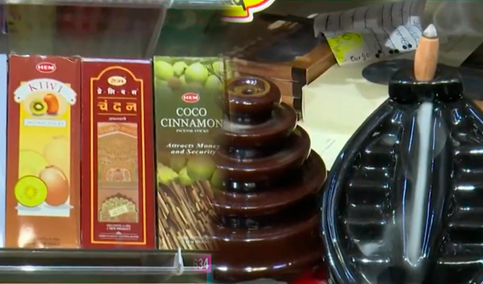 Rituales de fin de año: recomendaciones clave antes de comprar amuletos para el 2026