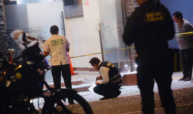 Lince: delincuentes detonan explosivo en la puerta de un hotel durante la madrugada