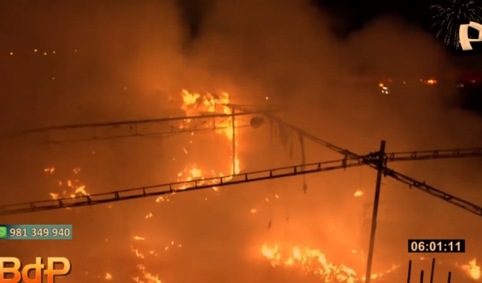 Incendio consume chatarrería en Chorrillos: fuego casi se extiende a viviendas