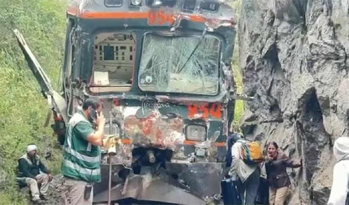 Trenes chocan frontalmente en la vía a Machu Picchu: se informa de varios turistas heridos