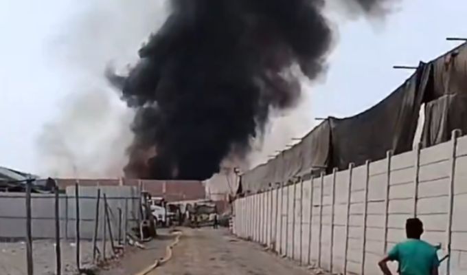 Dos incendios en la víspera de Año Nuevo: Reportan siniestro en Villa El Salvador