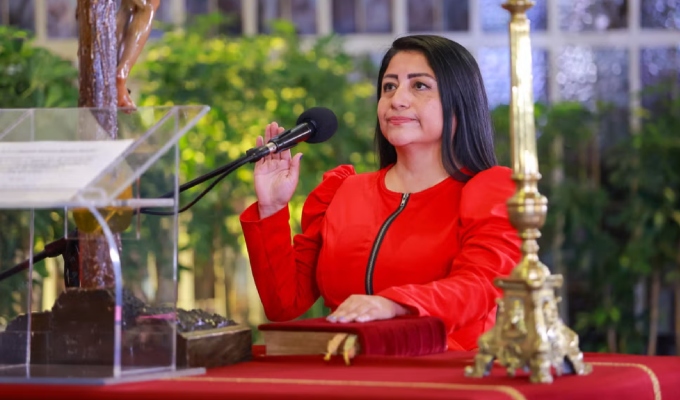 Impulsan censura contra ministra de Economía por presunto "desmantelamiento de Petroperú"