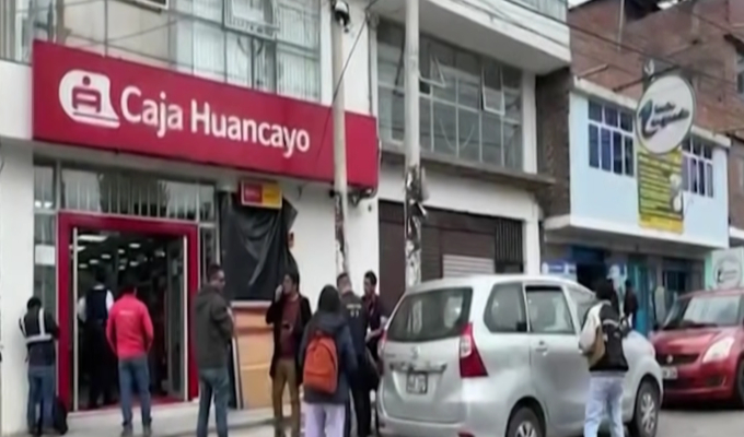 Con balones de gas detonan cajero automático en Huancayo: delincuentes no robaron nada