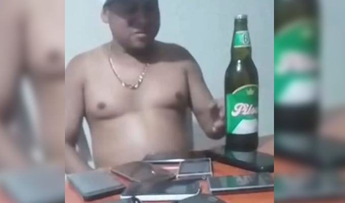 Presunto delincuente presume celulares robados en TikTok: “Si les falta un fono, acá está”