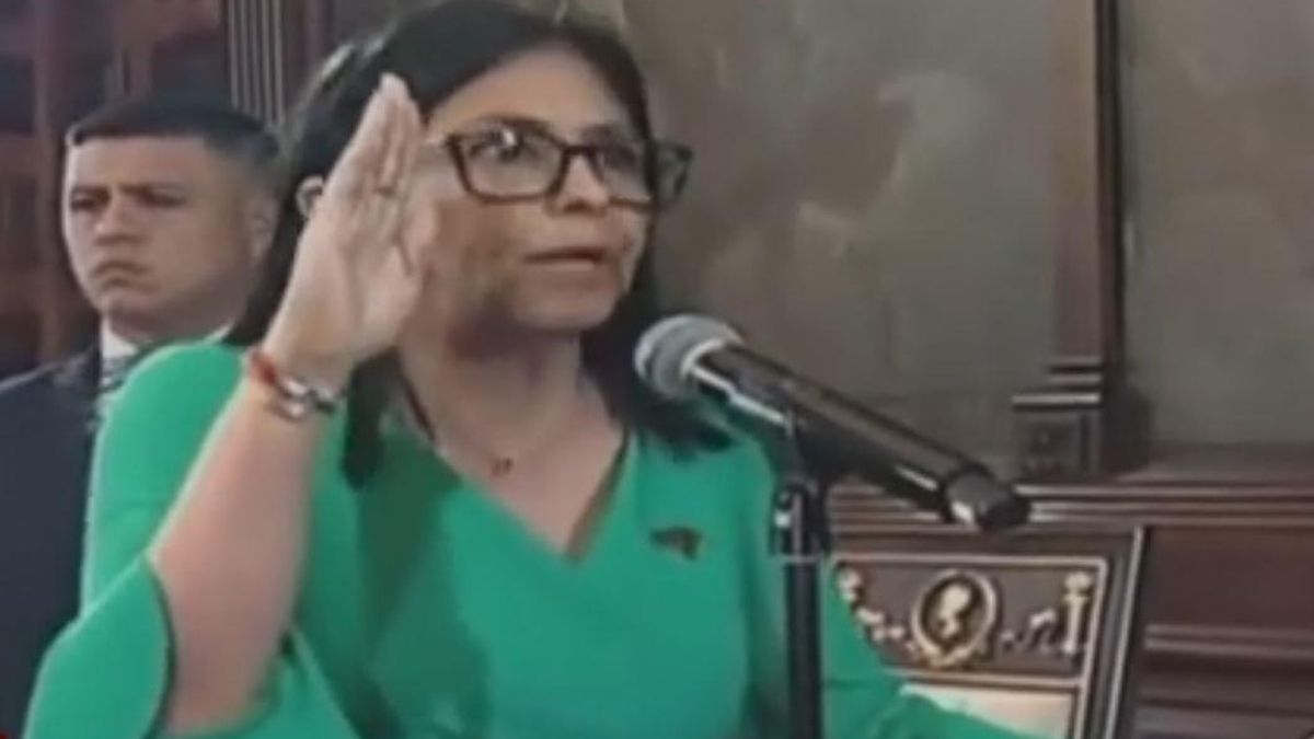 Delcy Rodríguez asume como presidenta encargada tras captura de Nicolás Maduro