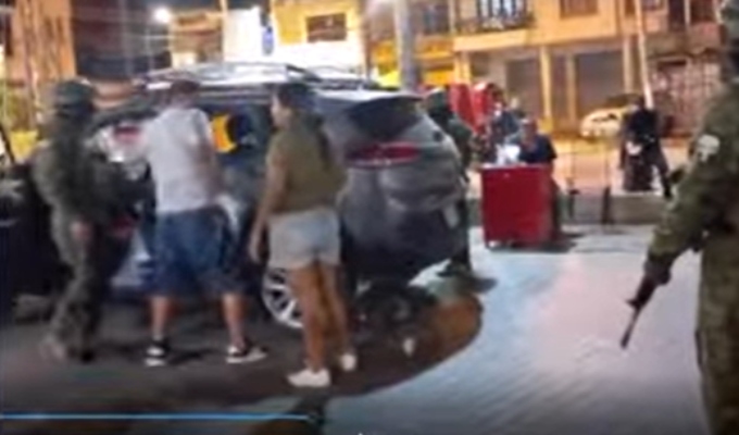 Militares ecuatorianos llegan a la frontera con Tumbes