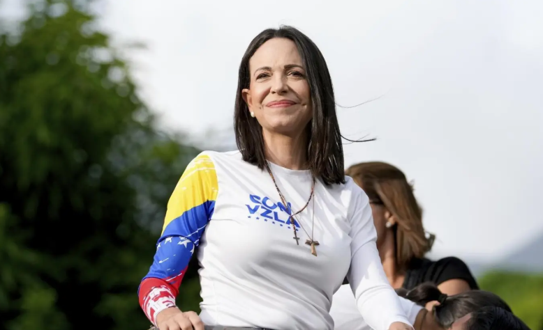 Machado agradece a Trump por captura de Maduro y anuncia que volverá a Venezuela