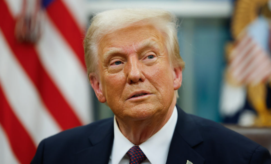 Trump anuncia que Venezuela entregará entre 30 y 50 millones de barriles de petróleo a Estados Unidos