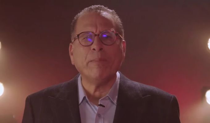 Phillip Butters en Panamericana TV: Trayectoria de una de las voces más controversiales y sin filtros