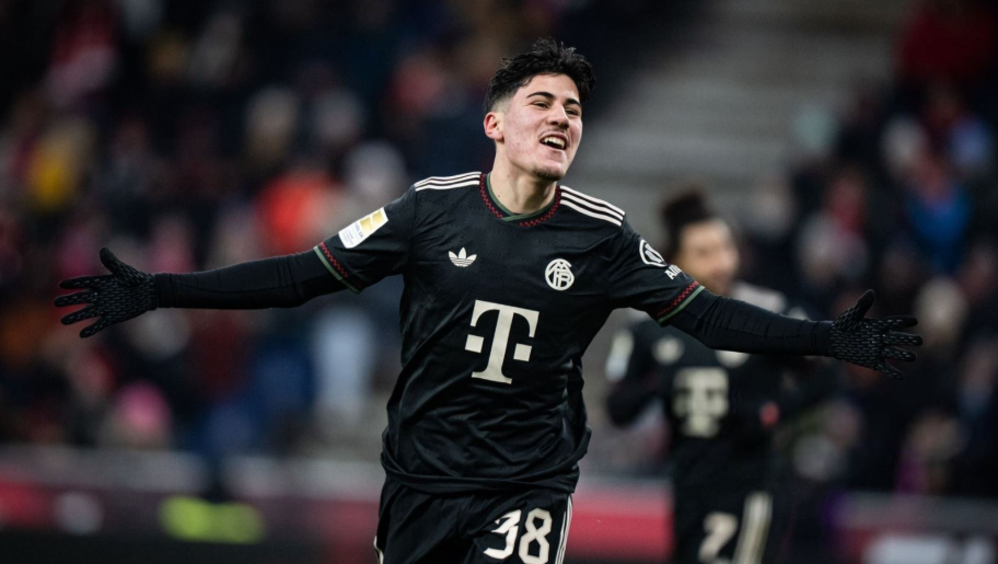 Felipe Chávez tuvo estreno soñado con Bayern Múnich: gol y asistencia en triunfo por 5-0 ante RB Salzburgo