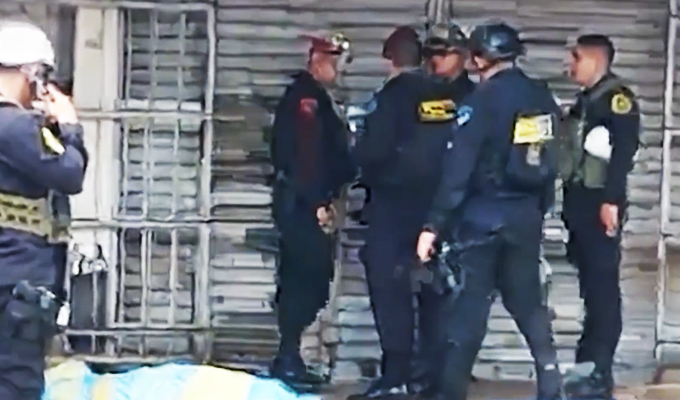 Cámara capta como delincuente asesina a comerciante cuando abría su tienda en Pucallpa