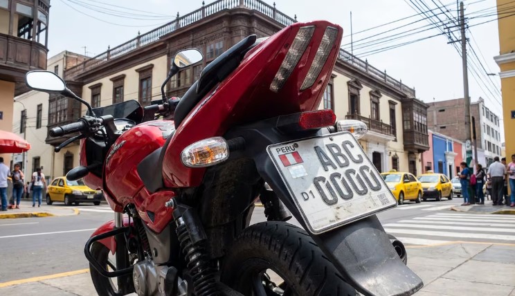 Miles de usuarios de motos y mototaxis afectados por demora en entrega de placas