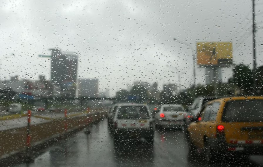 Lima sorprende con llovizna en pleno verano y Senamhi advierte que continuará este fin de semana