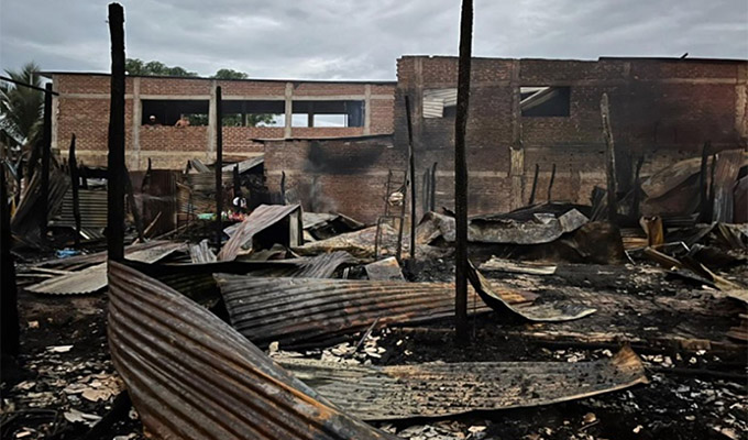 Incendio reduce a cenizas varias viviendas precarias de un asentamiento humano de Tumbes