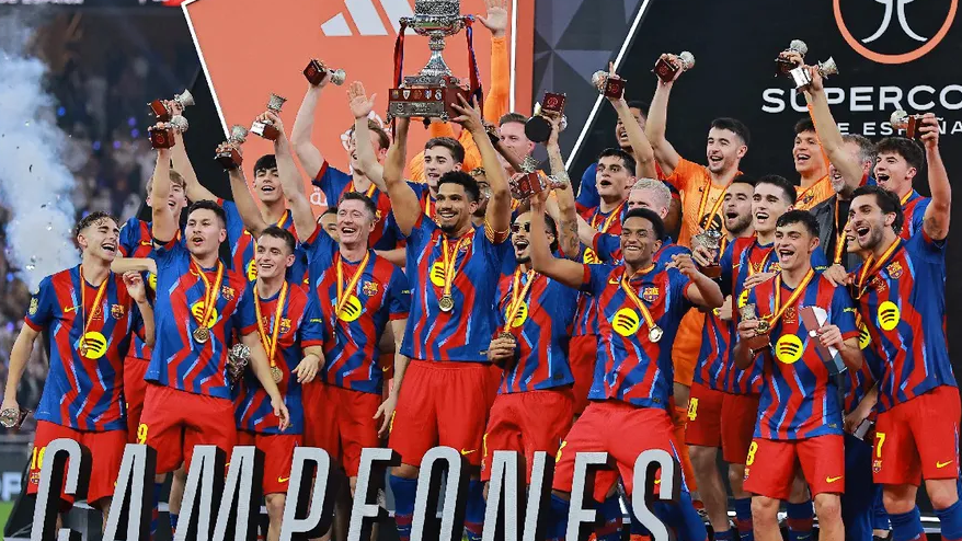 Barcelona gana la Supercopa de España tras vencer 3-2 al Real Madrid en un clásico vibrante