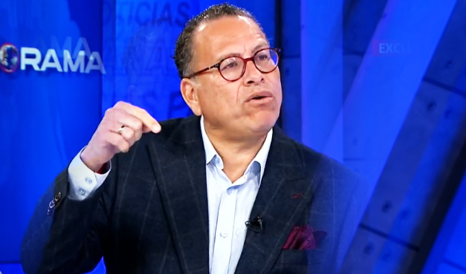 Phillip Butters regresa al ring: estrena programa en Panamericana Televisión