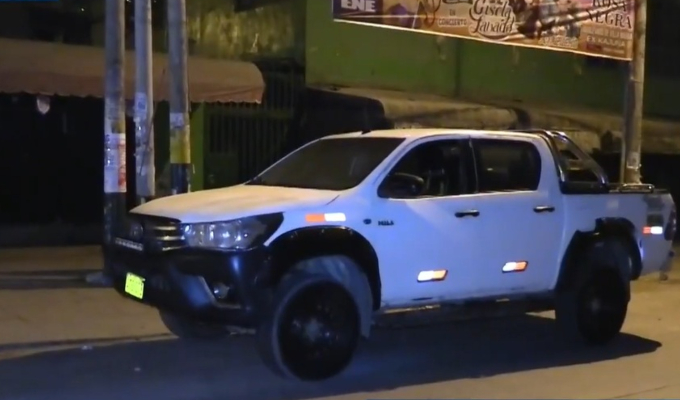 Exmilitar es asesinado a balazos tras resistirse al robo de su camioneta en VMT