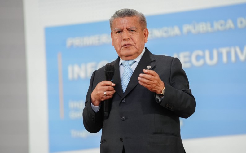 Acuña deslinda de listas de APP con antecedentes: “Recién me estoy enterando”