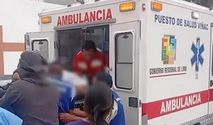 Choque entre minivan y tráiler deja un muerto y varios heridos en Cañete