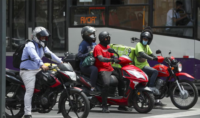 Exviceministro de Seguridad sobre decreto que prohibirá dos pasajeros en una moto: Es inaplicable